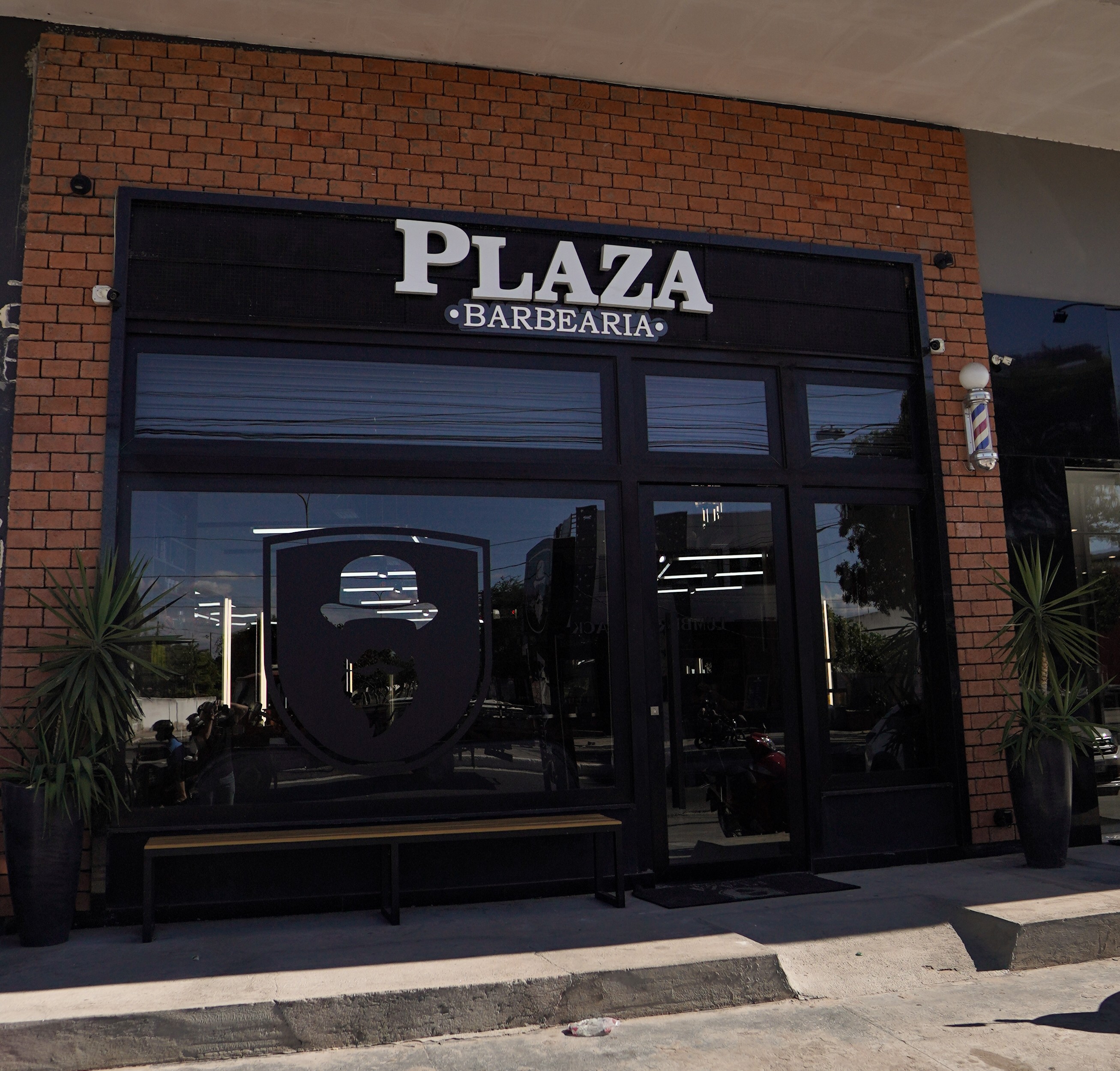 Fachada Unidade Integração Plaza Barbearia